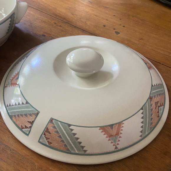 Vintage Mikasa Santa Fe Casserole Dish w/Lid - Picture 6 of 6